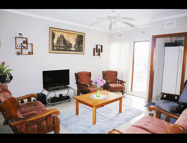 2 BEDROOM APARTMENT FOR SALE IN MALVERN